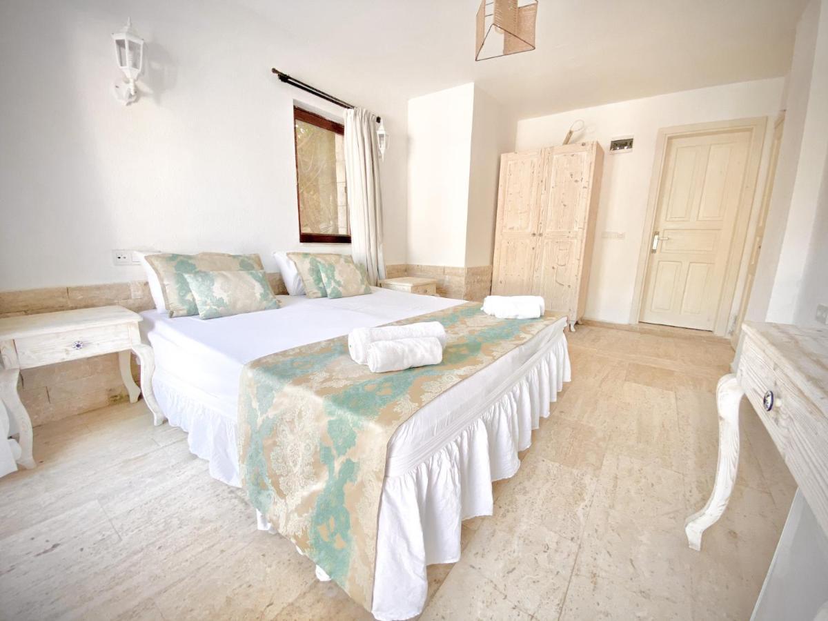 Club Hotel Barbarossa Kas Bagian luar foto